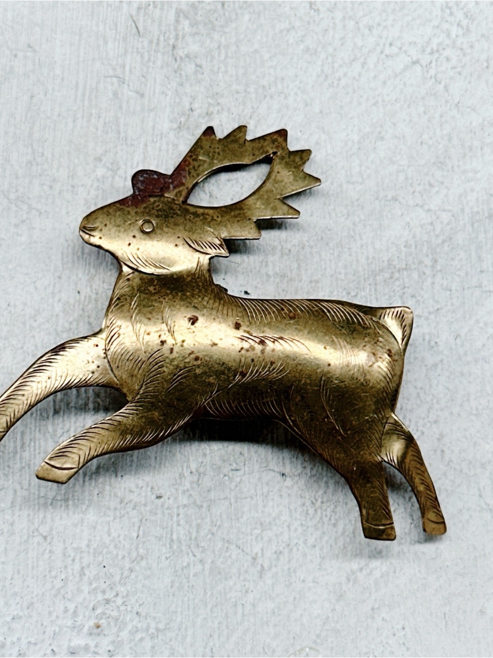 6308mc. Reindeer Brooch DAMAGED Christmas Brooch